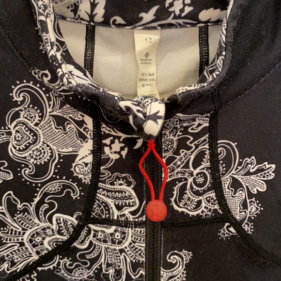 RARE Lululemon Jacket - Picture 2 of 5